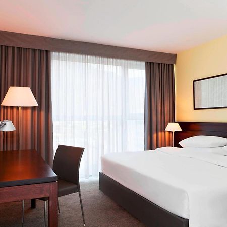 Four Points Sheraton Bolzano Bozen Esterno foto