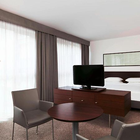 Four Points Sheraton Bolzano Bozen Esterno foto