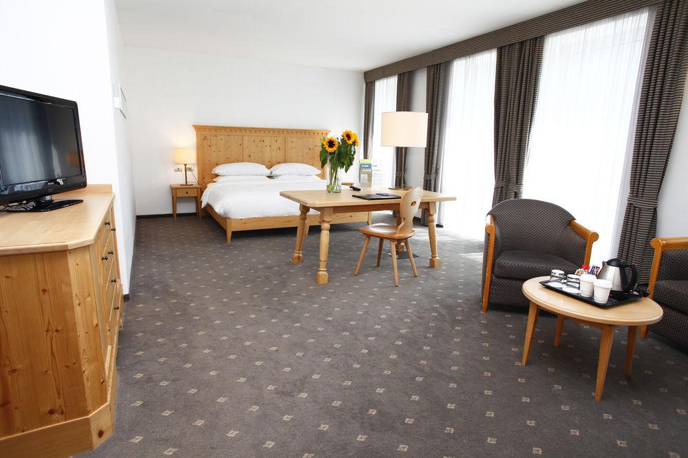 Four Points Sheraton Bolzano Bozen Esterno foto