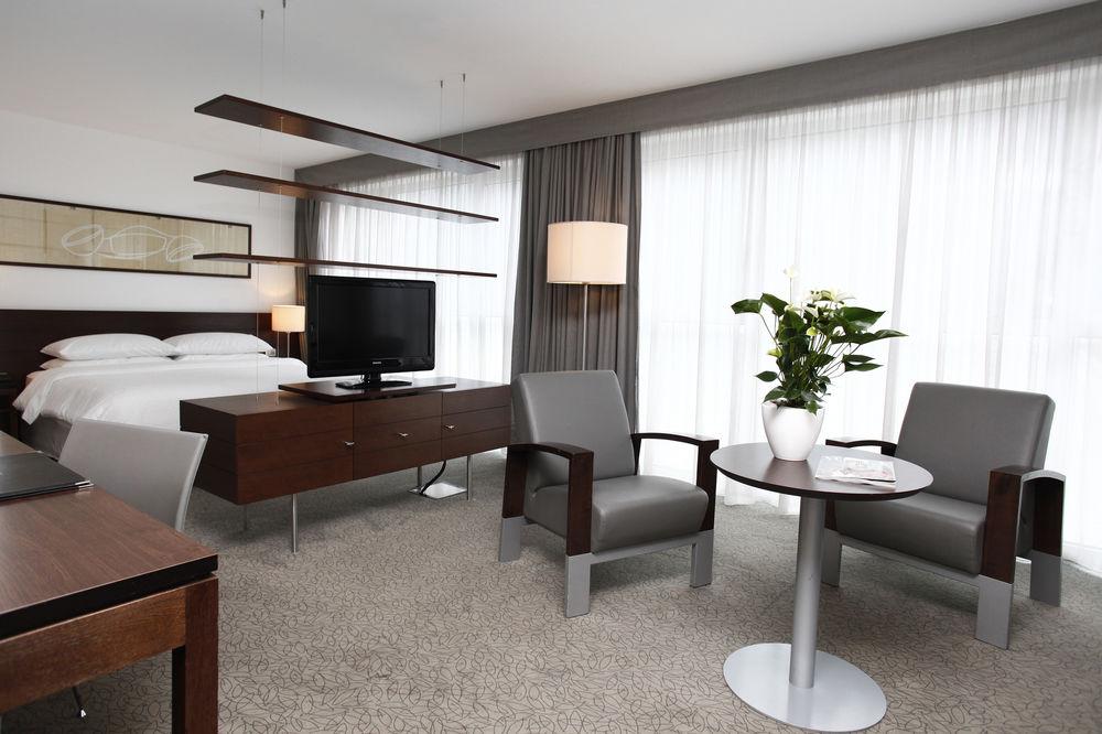 Four Points Sheraton Bolzano Bozen Esterno foto