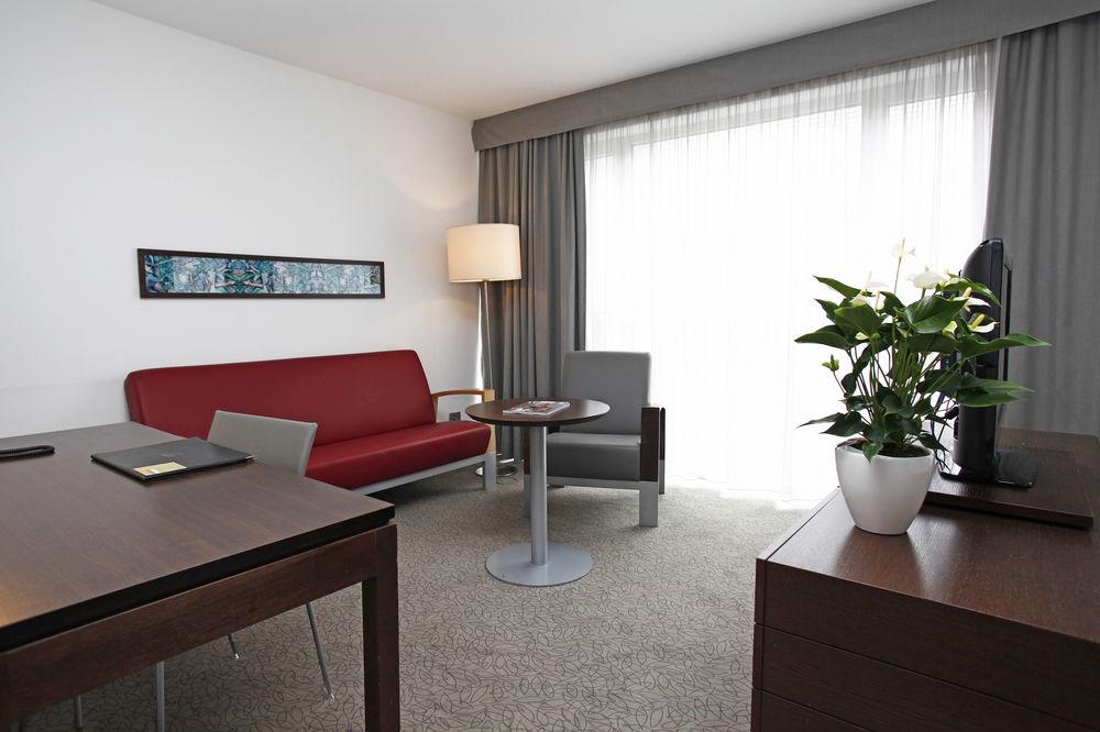Four Points Sheraton Bolzano Bozen Esterno foto