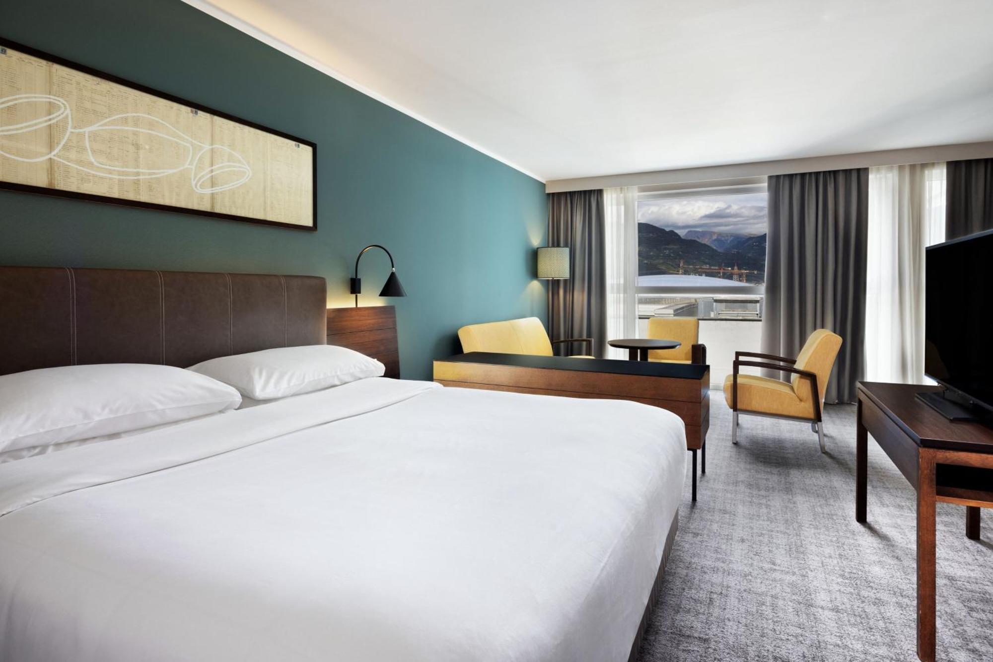 Four Points Sheraton Bolzano Bozen Esterno foto
