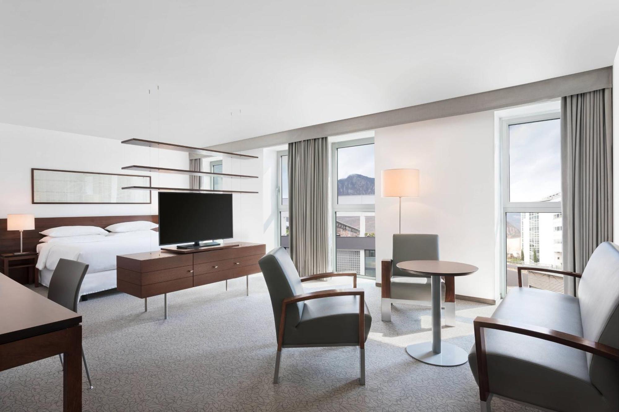 Four Points Sheraton Bolzano Bozen Esterno foto
